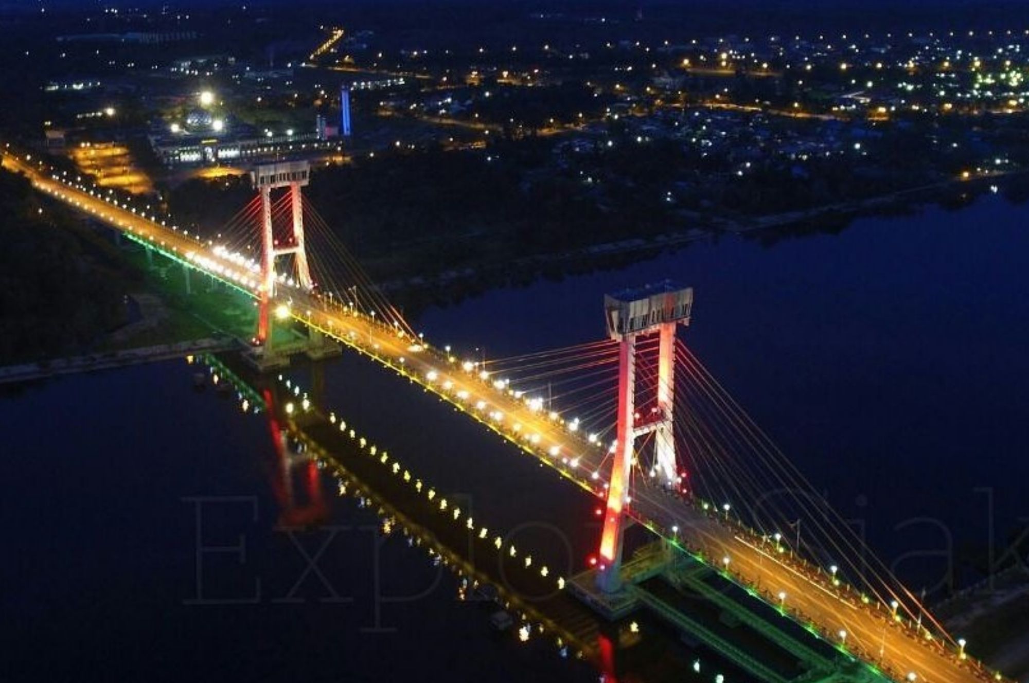 Jembatan Tengku Agung Sultanah Latifah (template foto artikel blog).jpg